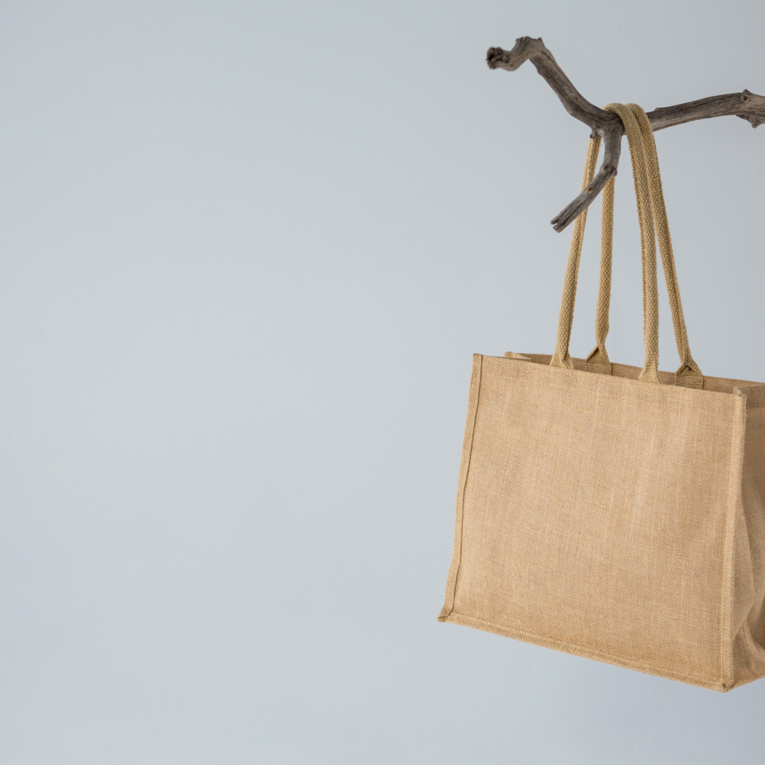 Jute carrier bags: sustainable shopping at its best